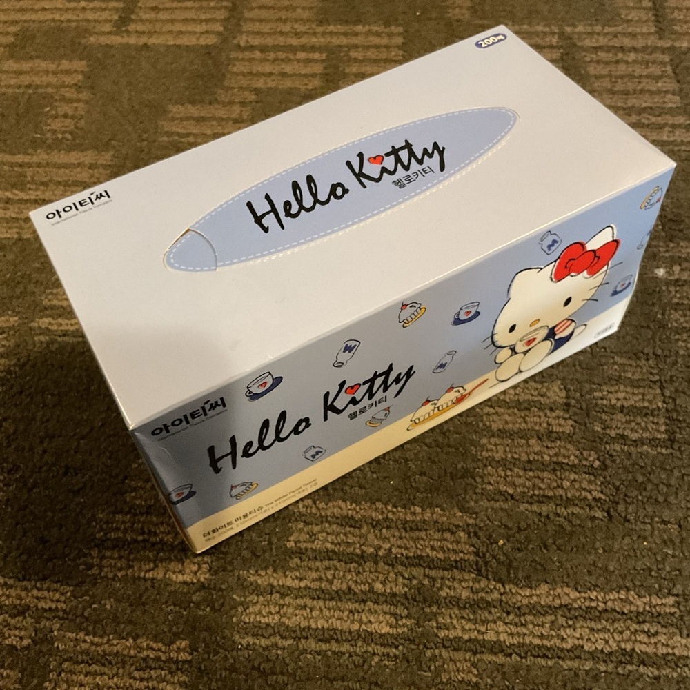 NIB Hello Kitty Tissue Box - Picture 6 of 6